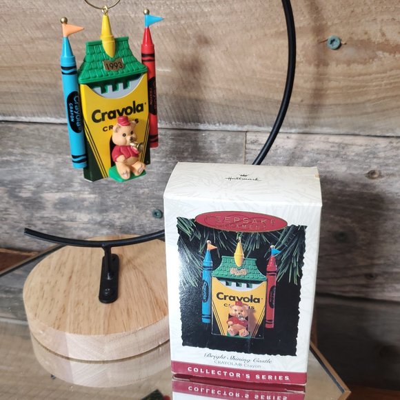 1993 Crayola "Bright Shining Castle" Hallmark Keepsake Ornament. - Picture 1 of 7